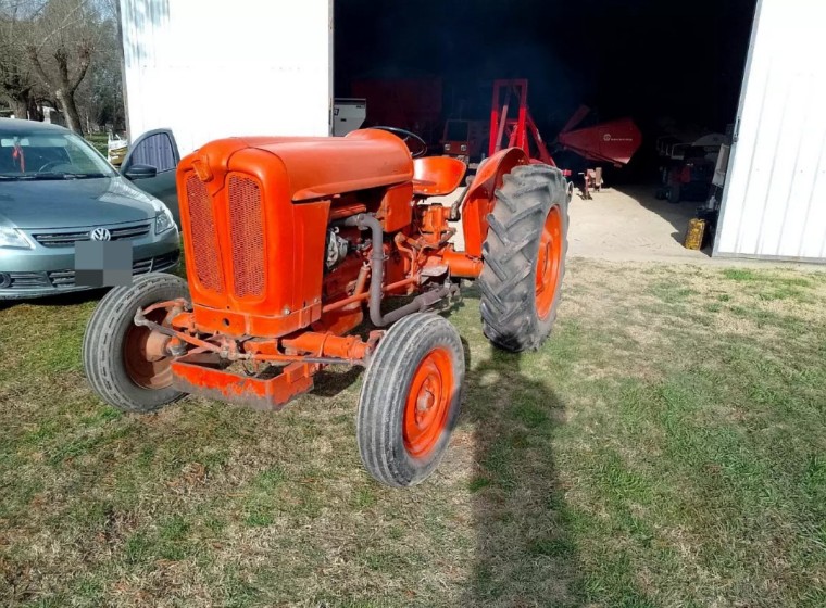 Tractor Fiat 411, año 1970