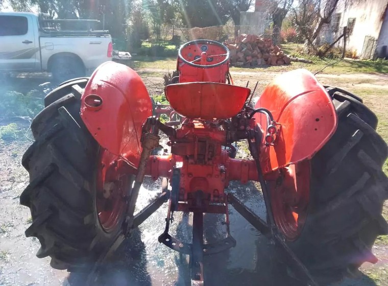 Tractor Fiat 411, año 1970