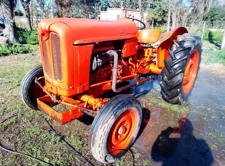 Tractor Fiat 411, año 1970