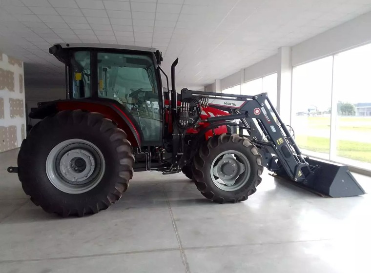 Tractor Massey Ferguson 6713, año 0