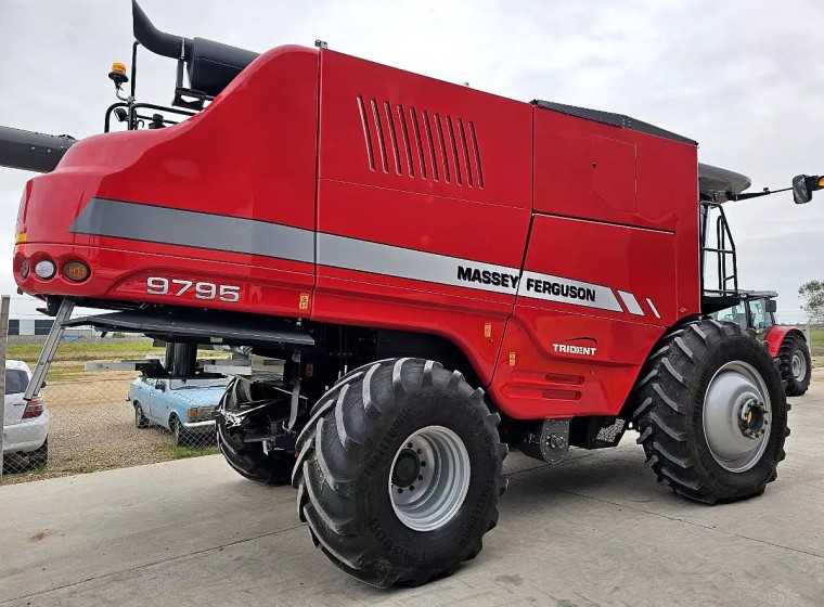 Cosechadora Massey Ferguson 9795, año 0