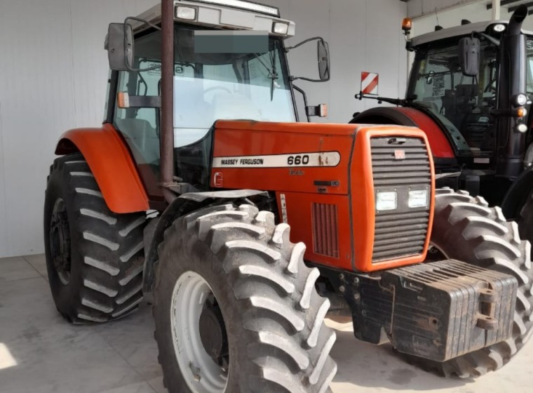 Tractor Massey Ferguson 660, año 2008