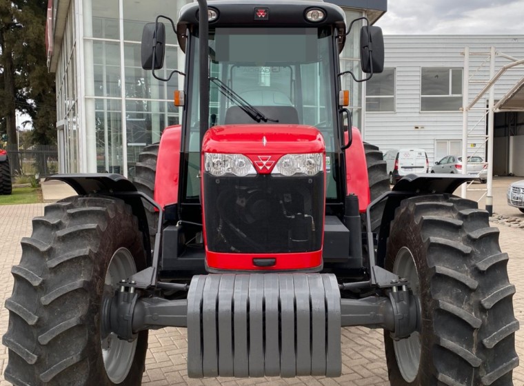 Tractor Massey Ferguson 4797, año 2022