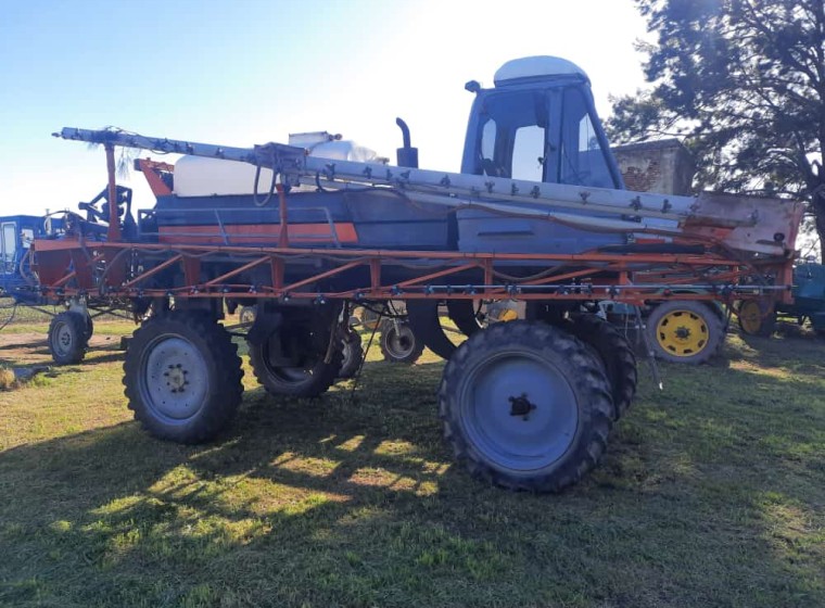 Pulverizadora Agroflex 2800, año 1