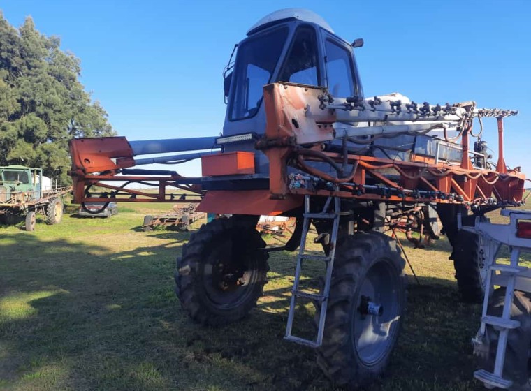 Pulverizadora Agroflex 2800, año 1