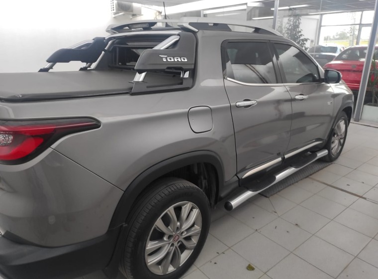 Vehículo Fiat Toro Ranch, año 2020