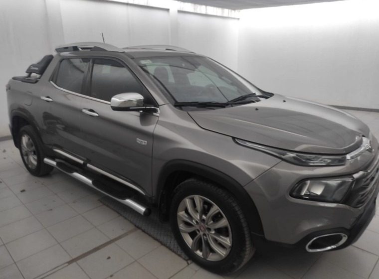 Vehículo Fiat Toro Ranch, año 2020