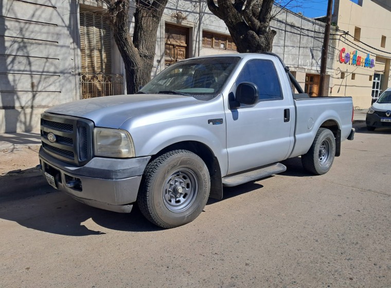 Vehículo Ford F100, año 2009