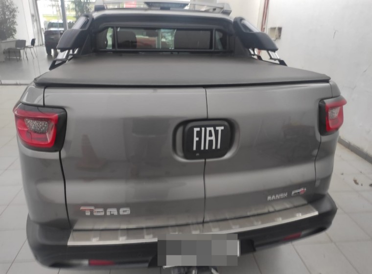 Vehículo Fiat Toro Ranch, año 2020