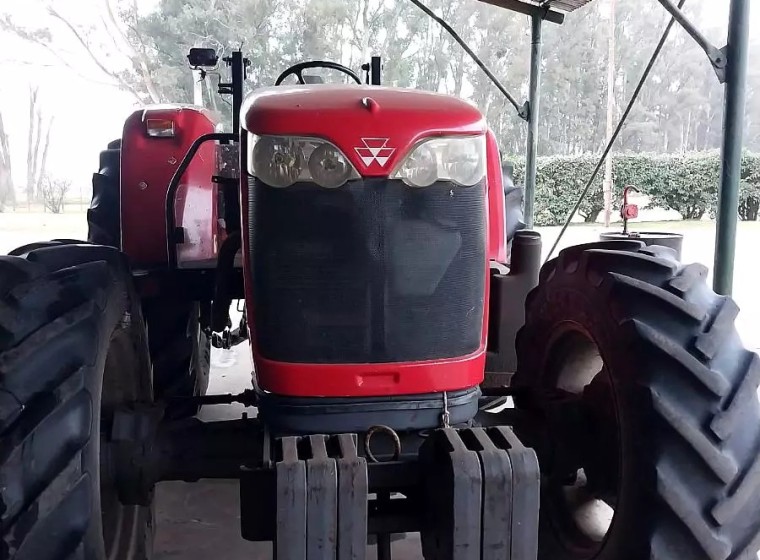 Tractor Massey Ferguson 2640, año 1