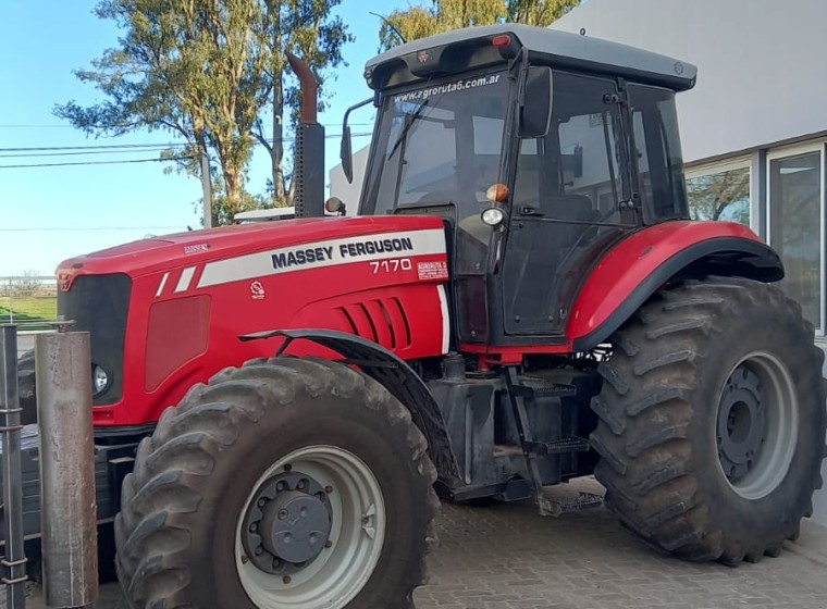 Tractor Massey Ferguson 7170, año 2010