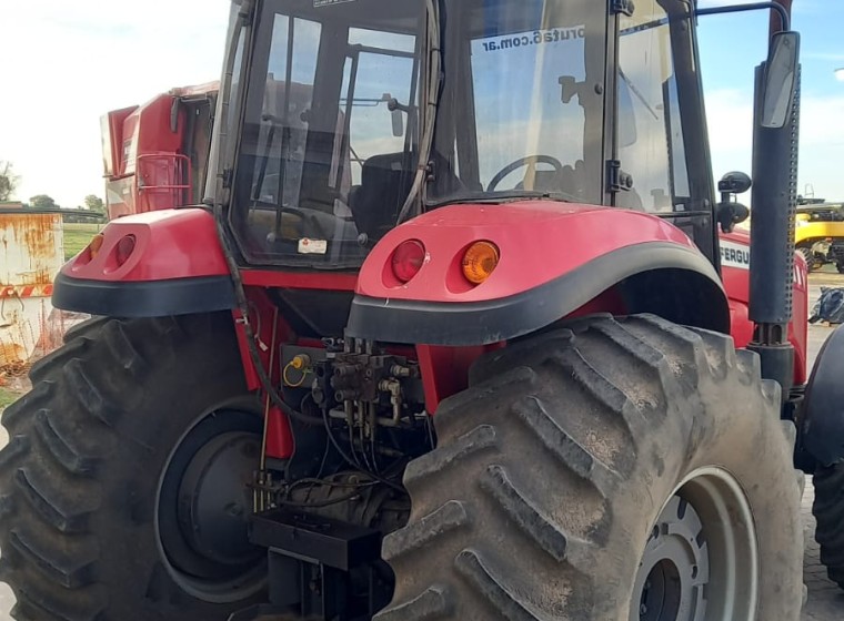 Tractor Massey Ferguson 7170, año 2010