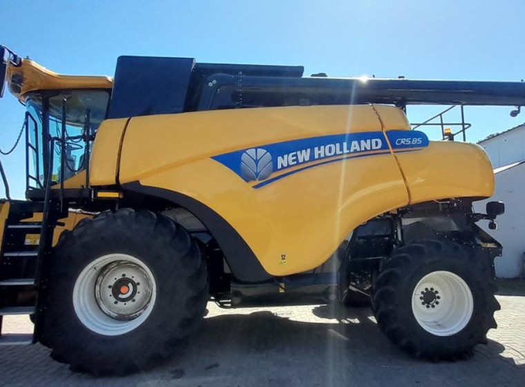 Cosechadora New Holland CR 5.85, año 0