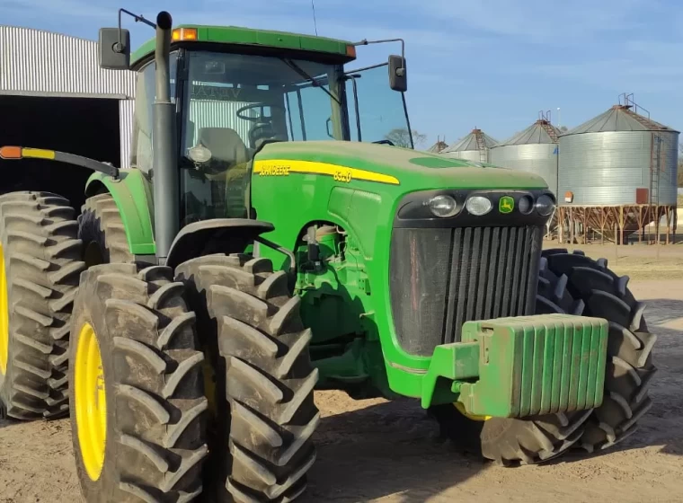 Tractor John Deere 8320, año 2003