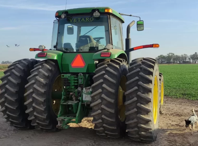 Tractor John Deere 8320, año 2003