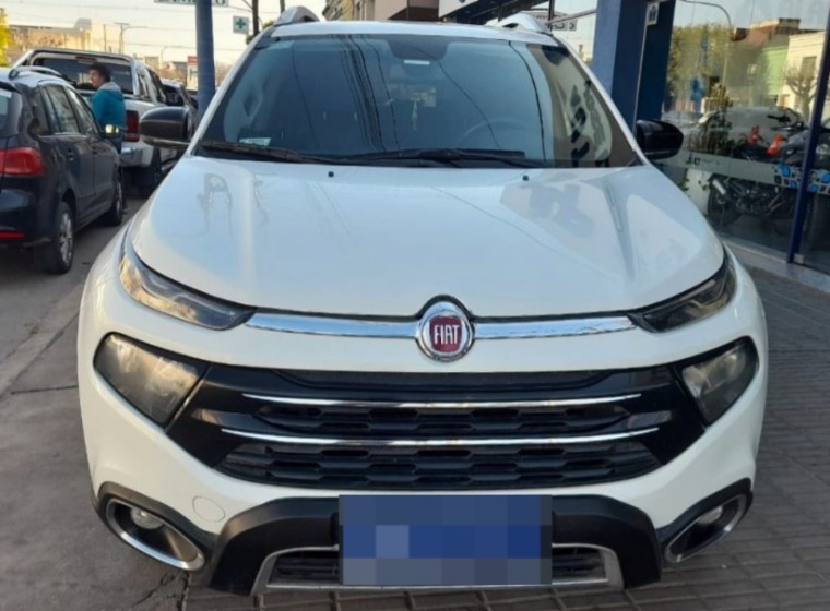 Vehículo Fiat Toro Volcano 2.0 TDI, año 2020