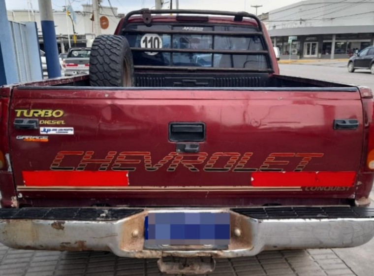 Vehículo Chevrolet Silverado Conquest, año 2000