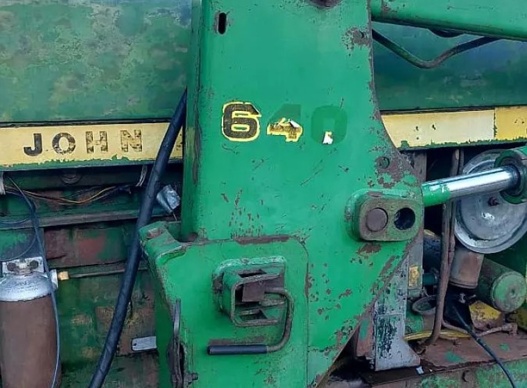 Tractor John Deere 3530, año 1976