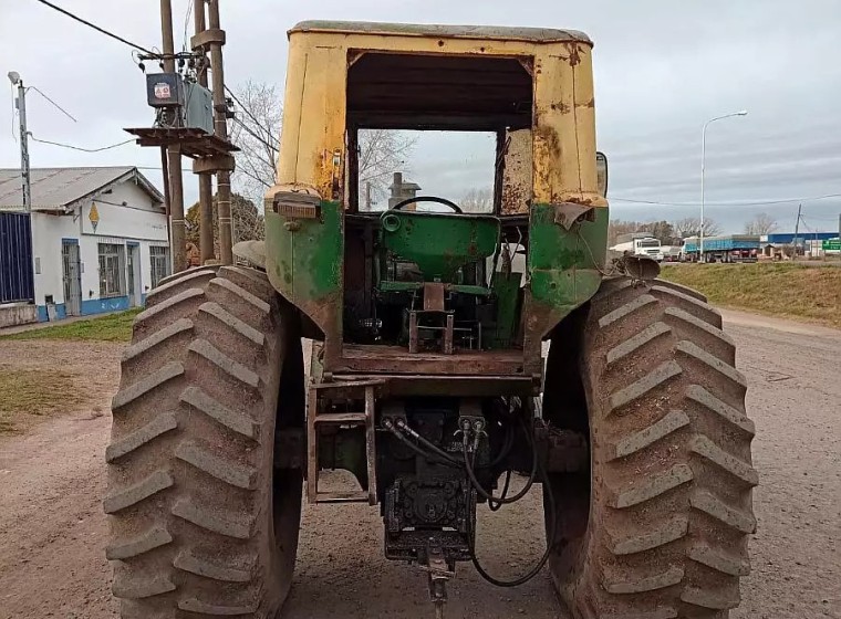 Tractor John Deere 3530, año 1976