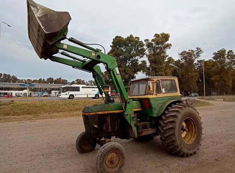 Tractor John Deere 3530, año 1976