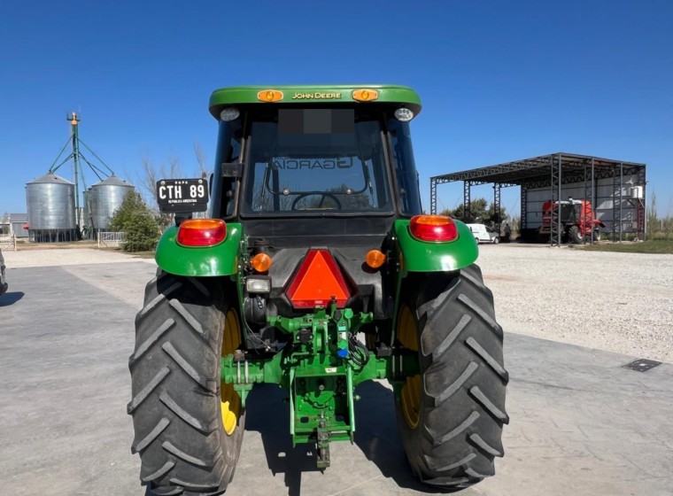 Tractor John Deere 5090 E, año 2017