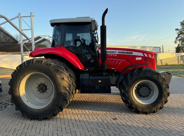 Tractor Massey Ferguson 7370, año 2017