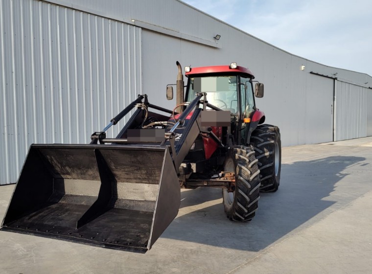 Tractor Case Farmall 125, año 2013