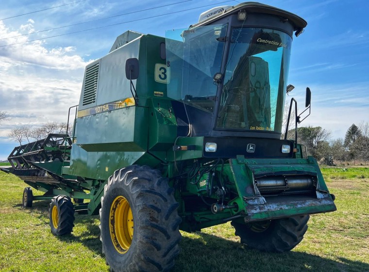 Cosechadora John Deere 1075A, año 1