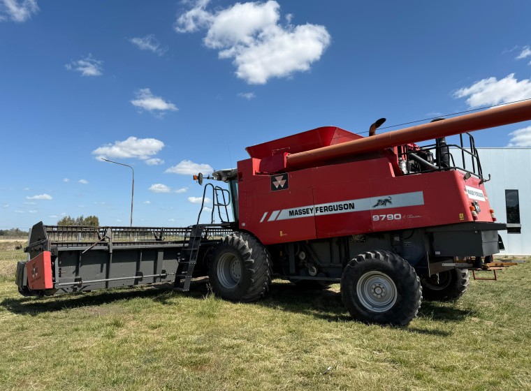 Cosechadora Massey Ferguson 9790, año 2008