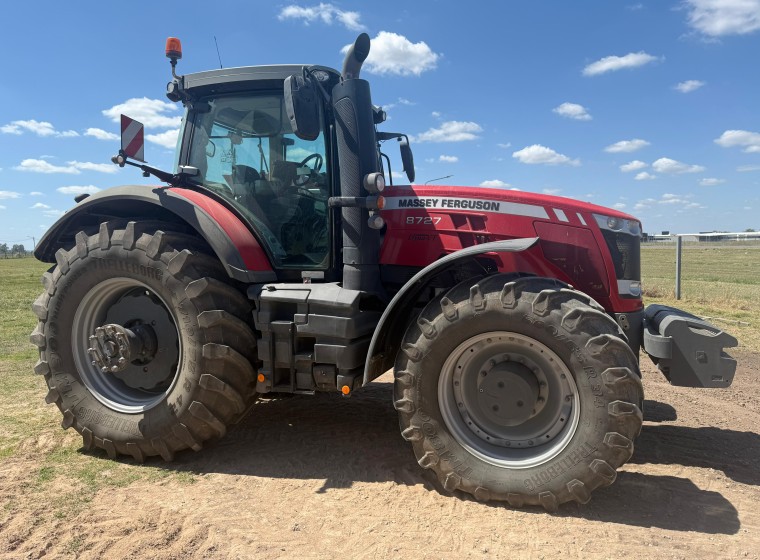 Tractor Massey Ferguson 8727, año 2018