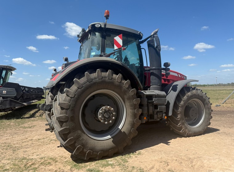 Tractor Massey Ferguson 8727, año 2018