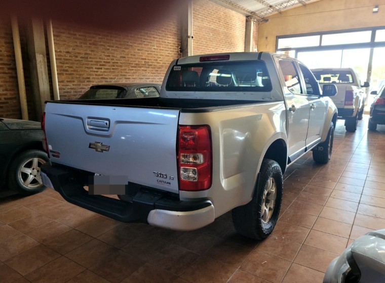 Vehículo Chevrolet S10 LT, año 2015