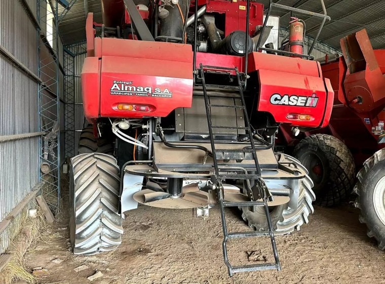 Cosechadora Case Axial Flow 7120, año 2013