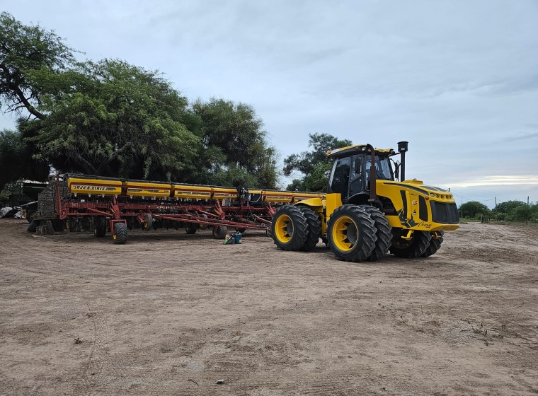 Tractor Pauny Bravo 540, año 1