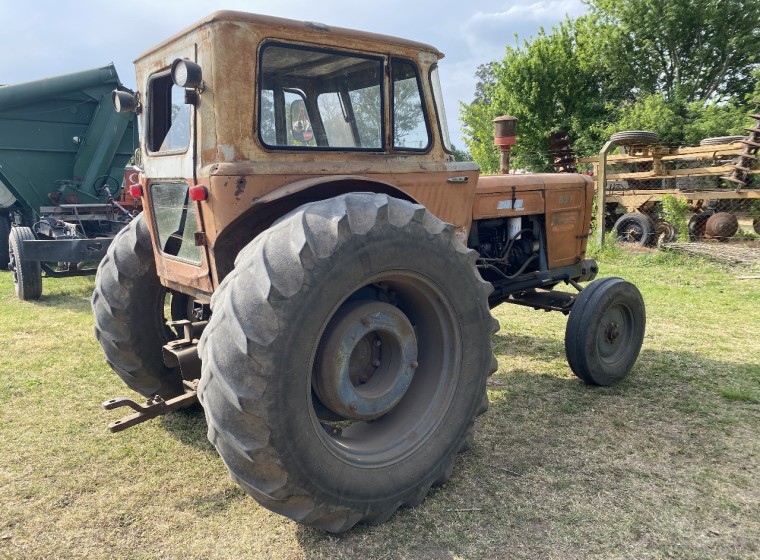 Tractor Fiat 800, año 1