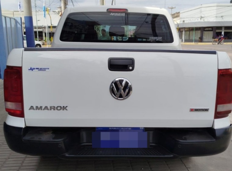 Vehículo Volkswagen Amarok Trendline 2.0 TDI, año 2021