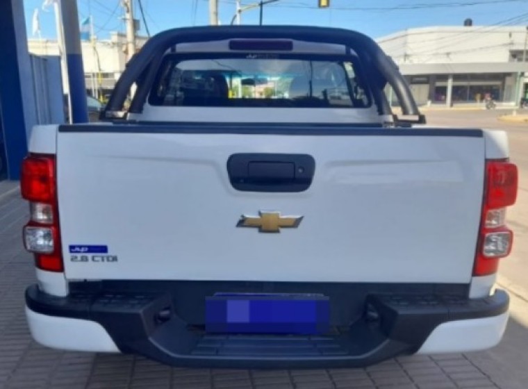 Vehículo Chevrolet S10 LT 2.8, año 2021