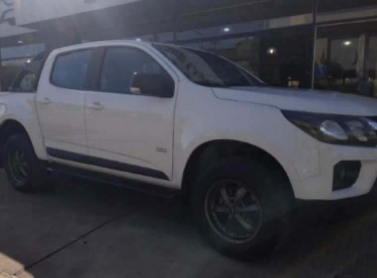 Vehículo Chevrolet S10 LT 2.8, año 2021