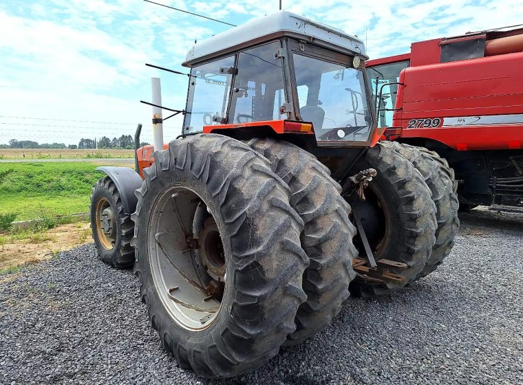 Tractor Agrinar T150-4, año 2006