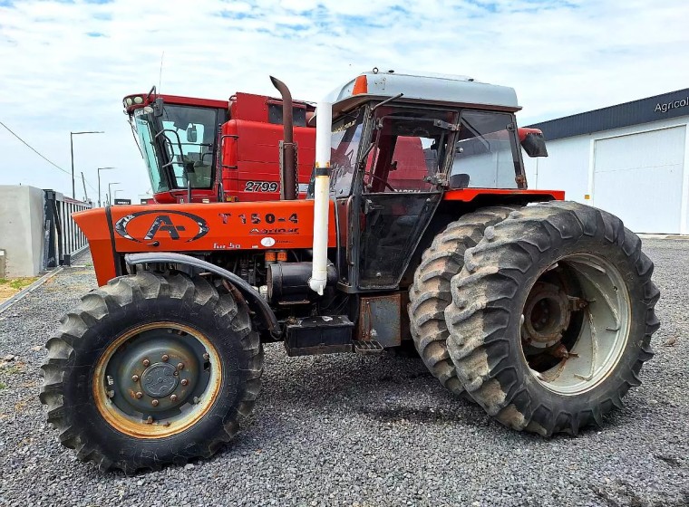 Tractor Agrinar T150-4, año 2006