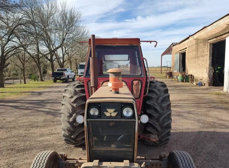 Tractor Massey Ferguson 1195, año 1984