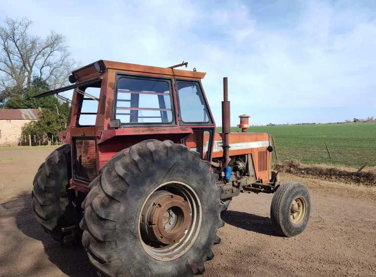 Tractor Massey Ferguson 1195, año 1984