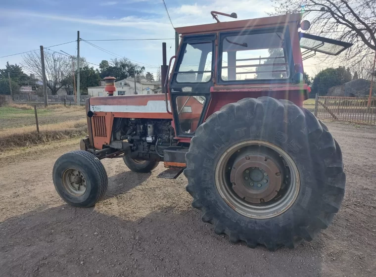 Tractor Massey Ferguson 1195, año 1984