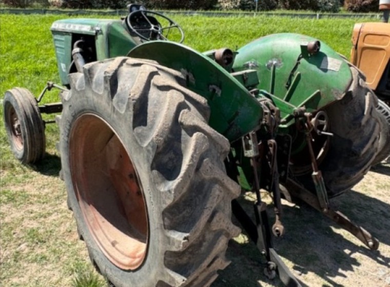 Tractor Deutz Fahr A30, año 1