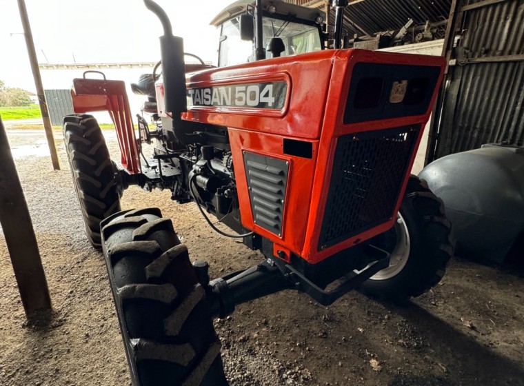 Tractor Taishan 504, año 1