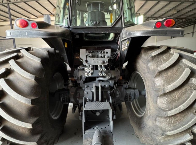 Tractor Valtra BT 190, año 2010