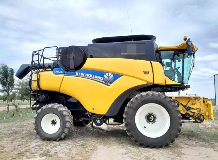 Cosechadora New Holland CR 6.80, año 2019