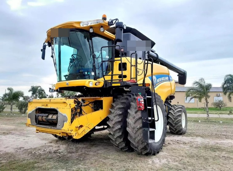 Cosechadora New Holland CR 6.80, año 2019