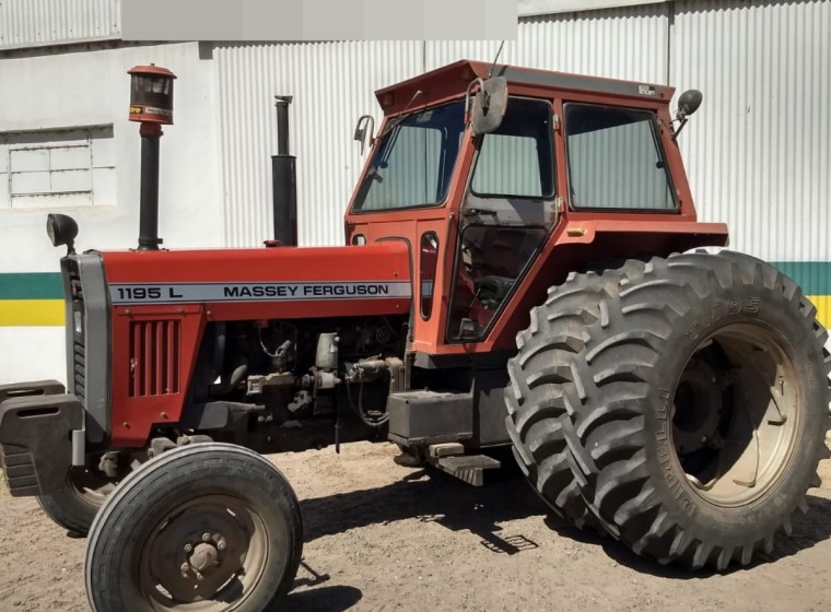 Tractor Massey Ferguson 1195 L, año 1990