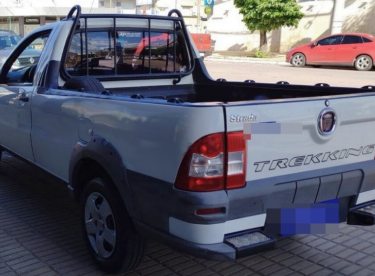 Vehículo Fiat Strada JTD Trekking 1.3, año 2011